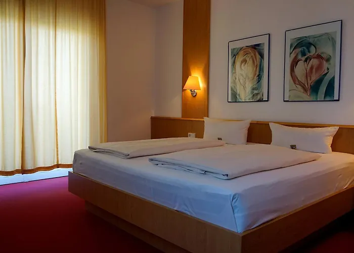 Hotel Hainberg Garni 3*
